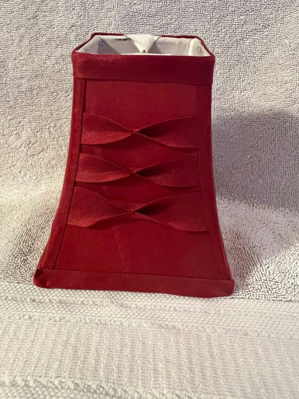 N/A ss3189	alt	small maroon